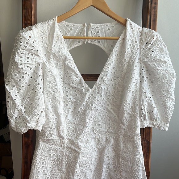 White dress - Picture 2 of 8